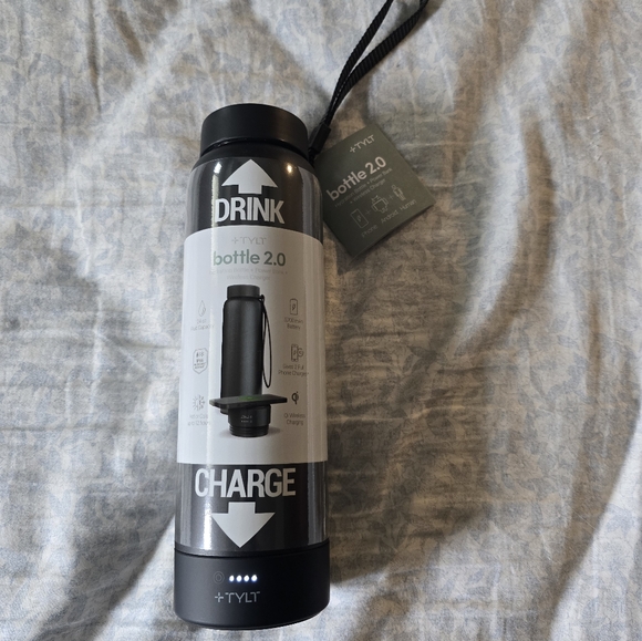 NWT TYLT Black Drink Bottle 2.0 With Charger - Picture 8 of 8